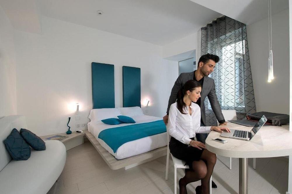 Aparthotel Duomo Milan Bagian luar foto
