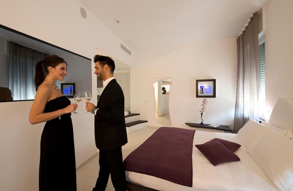 Aparthotel Duomo Milan Bagian luar foto