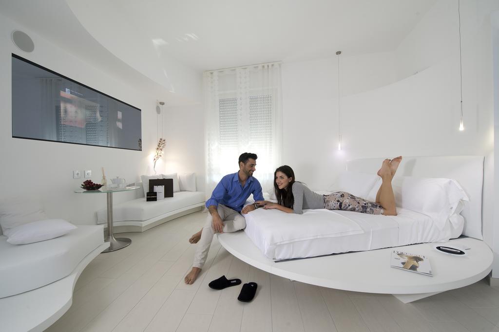 Aparthotel Duomo Milan Bagian luar foto